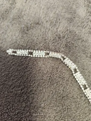 Conjunto collar, pulsera y pendientes brillantes