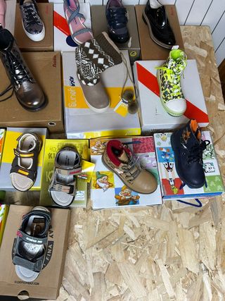 STOCK SCARPE NUOVE DONNA/BAMBINO PREZZO SUPER