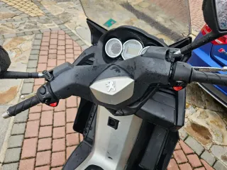 Peugeot Maxi Scooter Negra Automática