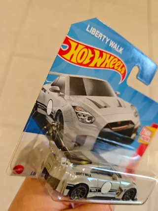 Hot Wheels Liberty Walk Nissan skyline GT-R R35