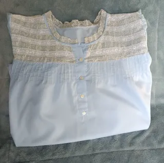 Precioso camisón azul con encaje T L/XL
