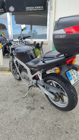 Hyosung GT 125 Comet V-Twin Negra