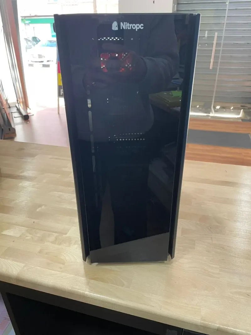 Ordenador de sobremesa Nitropc Negro