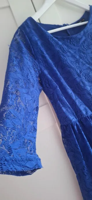 Vestido azul de encaje