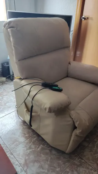 Sofá Eléctrico Masajeador reclinable y  elebable