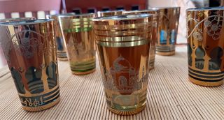 9 Vasos de té moruno dorados sin usar