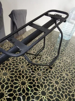 Bolsas laterales y soporte universal para bici