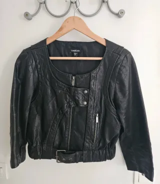 Chaqueta Bebe Piel Negra Crop Talla M