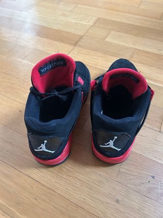 Jordan 4 Red Thunder