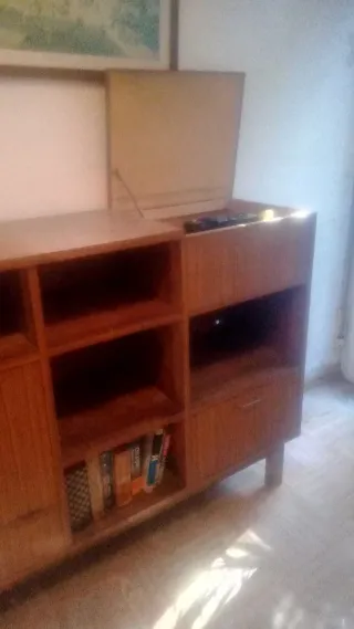 Mueble de formica y madera