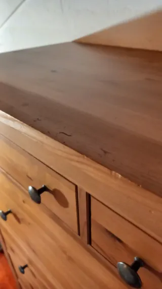 Cassettiera Ikea Hemnes bianca, marrone. Scrivania