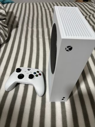 Xbox Series S Blanca + Mando