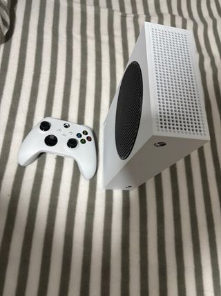 Xbox Series S Blanca + Mando