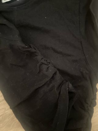 Top Bershka negro fruncido