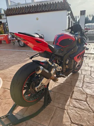 BMW S1000RR Roja y Blanca