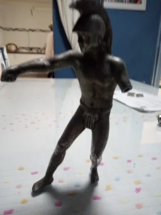 Estatuilla guerrero romano