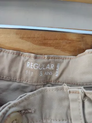 Pantalón chino beige Kiabi T8