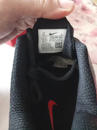 Zapatillas Nike Negras y Rojas