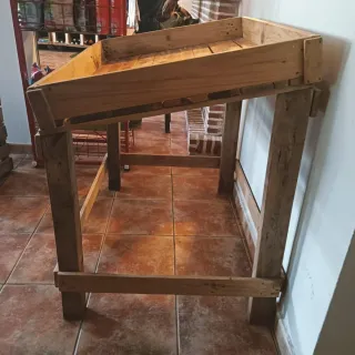 Mesa de madera para huerto