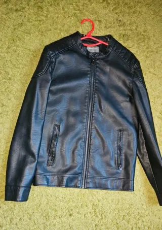 Chaqueta de cuero negra