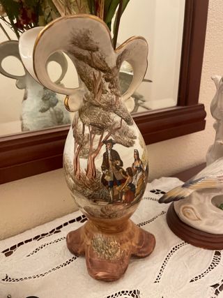 Jarrón antiguo decorado