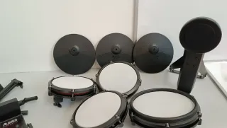 //Batería Alesis Nitro Max //W30Y5959