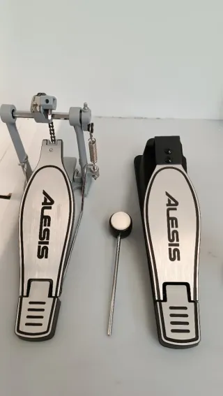 //Batería Alesis Nitro Max //W30Y5959