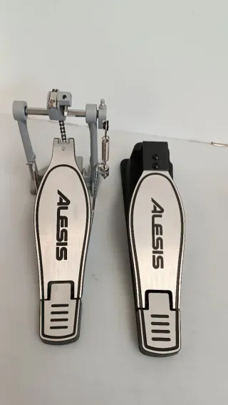 //Batería Alesis Nitro Max //W30Y5959