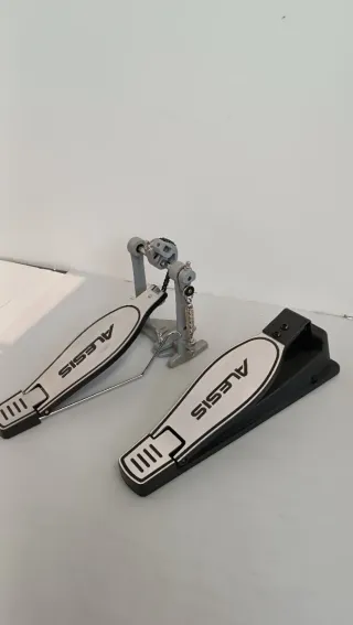 //Batería Alesis Nitro Max //W30Y5959