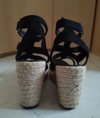 Sandalias de cuña negras verano