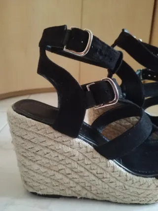Sandalias de cuña negras verano