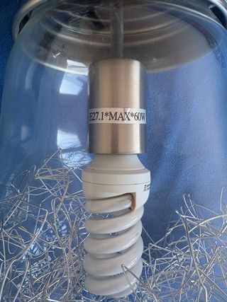 Lámpara colgante con forma de bombilla