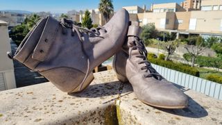 Tre paia di scarpe eleganti da donna