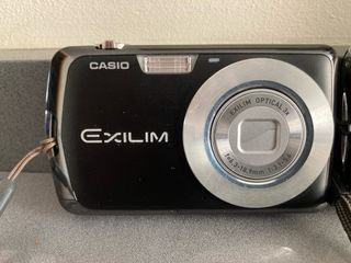 2 Fotocamere Digitali Nikon e Casio