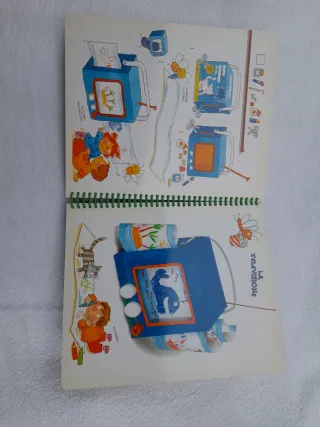 Creo riutilizzando scatole e scatoloni