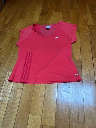 Camiseta deportiva Adidas roja