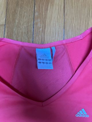 Camiseta deportiva Adidas roja