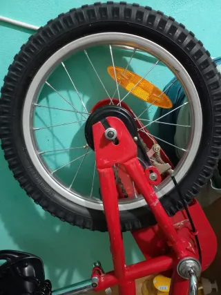BICICLETA IMPECABLE PARA NIÑOS ROJA 16x2.4