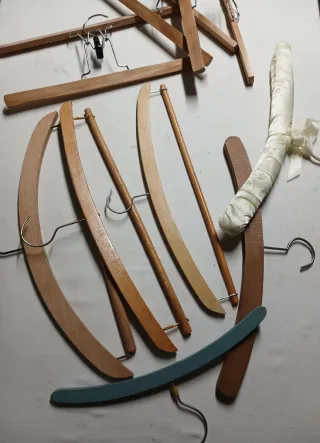 9 Grucce Vintage e non in legno: 1 in Metallo-Lino