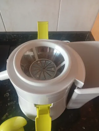 Licuadora Selectine con jarra