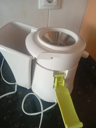 Licuadora Selectine con jarra