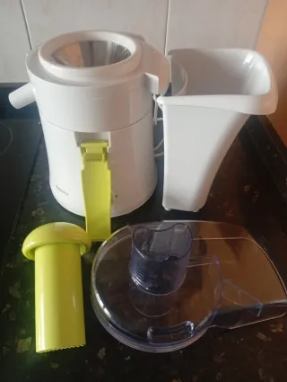 Licuadora Selectine con jarra