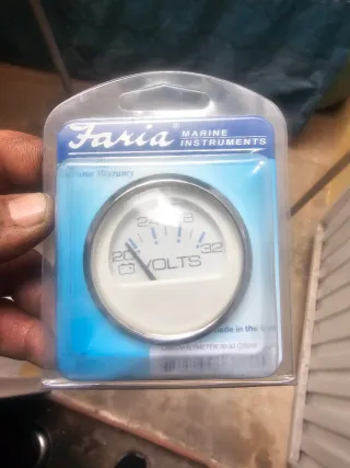 Voltímetro Faria Marine 24v