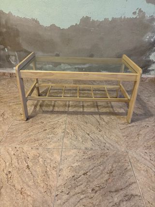 Mesa de centro con cristal y madera