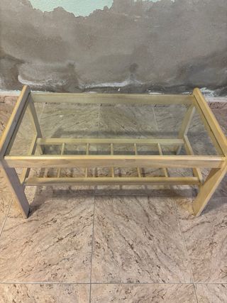 Mesa de centro con cristal y madera