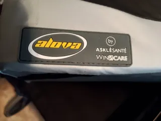 Silla de ruedas plegable azul