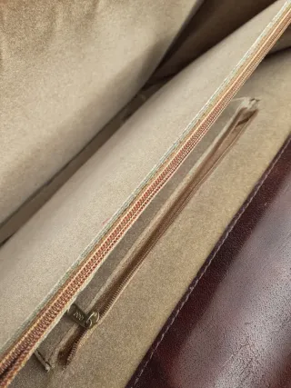 Maletín de piel marrón