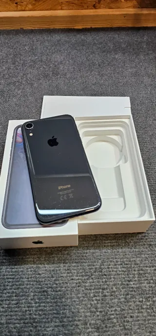 iPhone XR 64GB