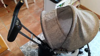 Triciclo para bebé gris