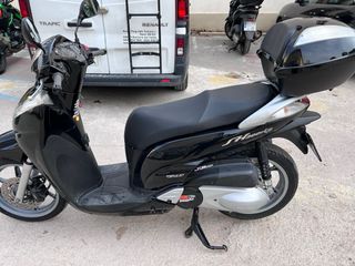 Honda SH300i Negra - Moto Maxiscooter